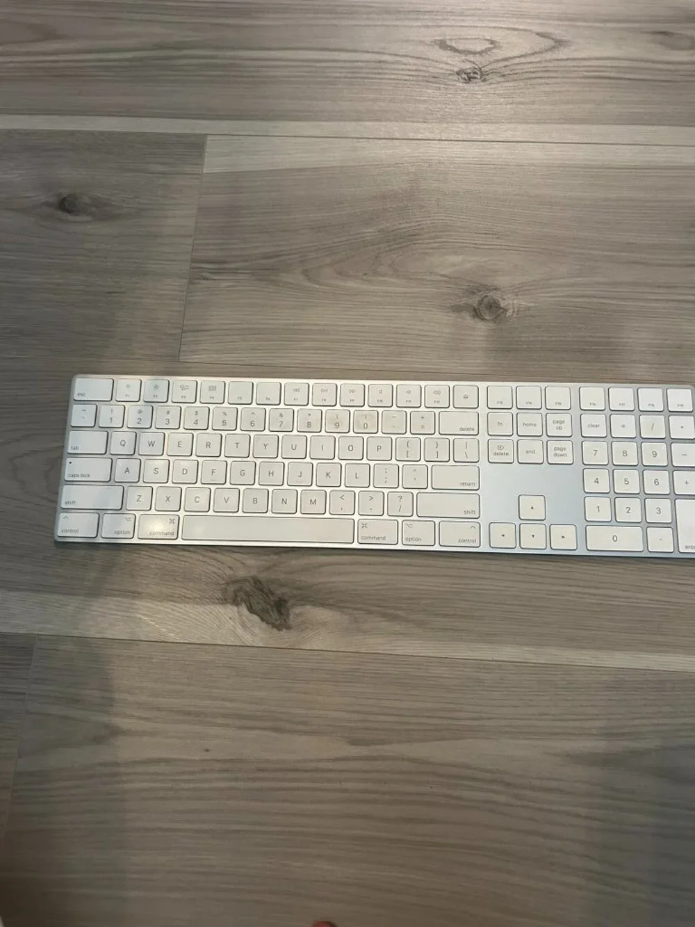 Apple Magic Keyboard - Picture 1 of 2